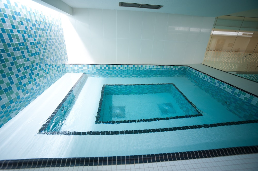 The Holman Grand Hotel by null