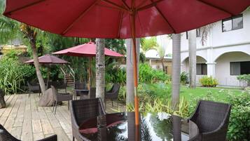 Lunch, dinner and brunch served