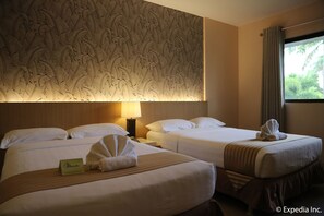 Elite Room (Prestige) | Premium bedding, desk, blackout drapes, free WiFi - Mount Sea Resort (Rosario)