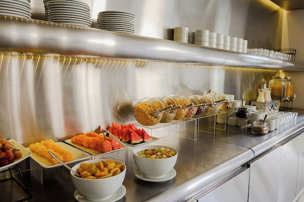 Free daily buffet breakfast
