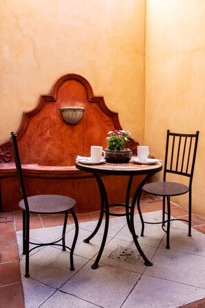 Edredones de plumas, colchones Select Comfort, caja fuerte