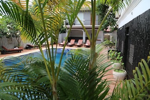 Familien-Suite, 1 Schlafzimmer, Poolblick | Ausblick vom Zimmer