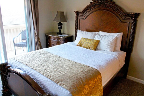 بديكورات فريدة لكل غرفة وطراز فريد لكل وحدة ومكواة/لوح كي