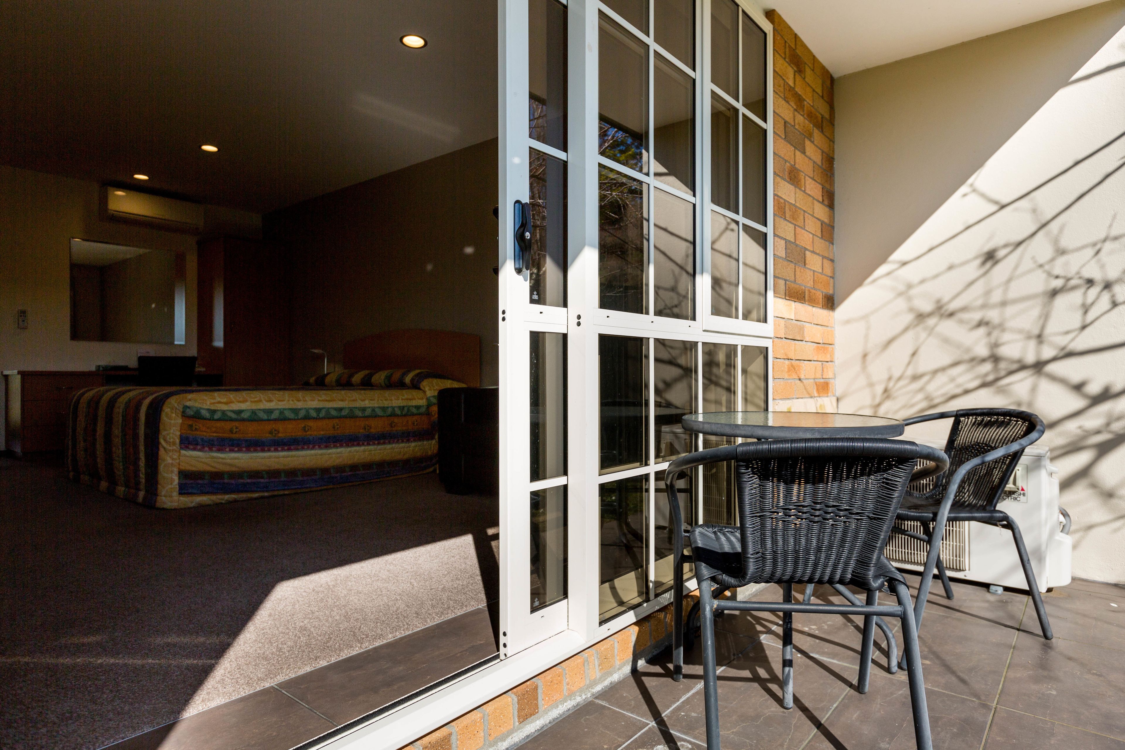 Estudio | Ropa de cama de alta calidad, camas Select Comfort y escritorio 