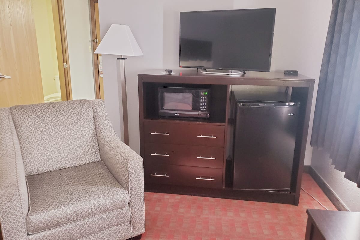 desk, laptop workspace, soundproofing, iron/ironing board