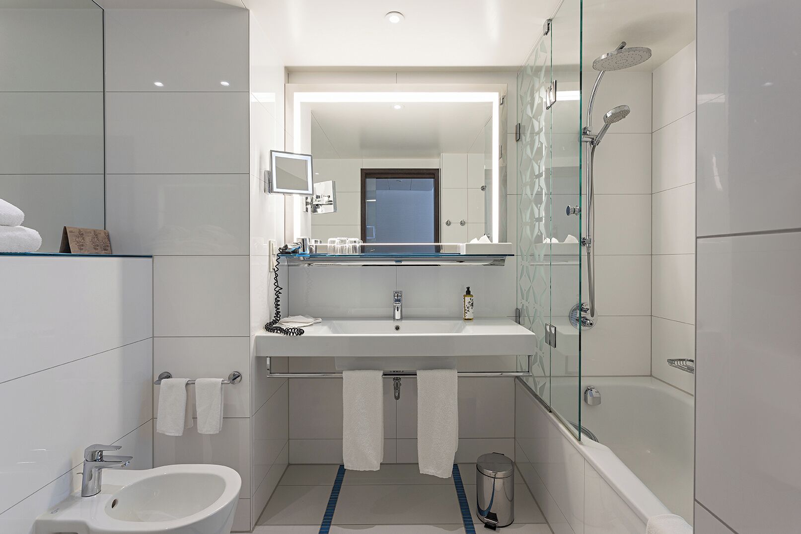 rainfall showerhead, free toiletries, hair dryer, bidet