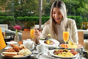 Großes Frühstück unter der Woche (23.00 EUR pro Person)