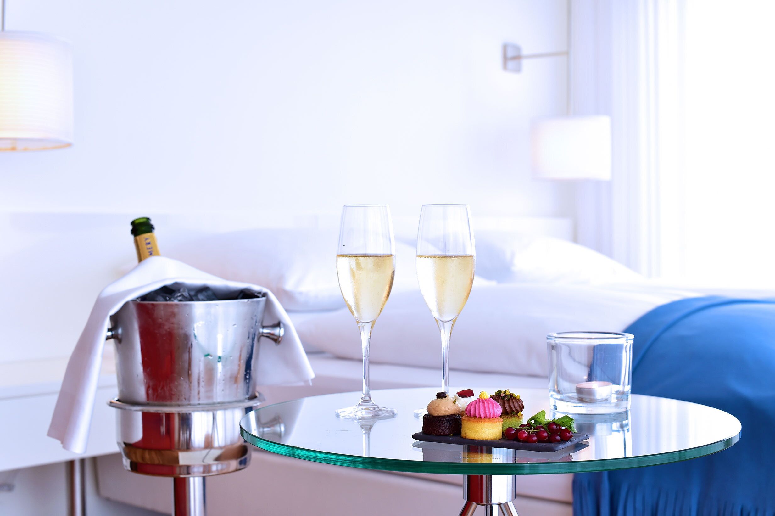 Dịch vụ phòng - ăn uống