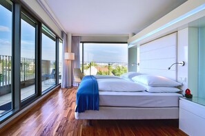 Ropa de cama de alta calidad, edredón, camas con pillow-top y minibar 