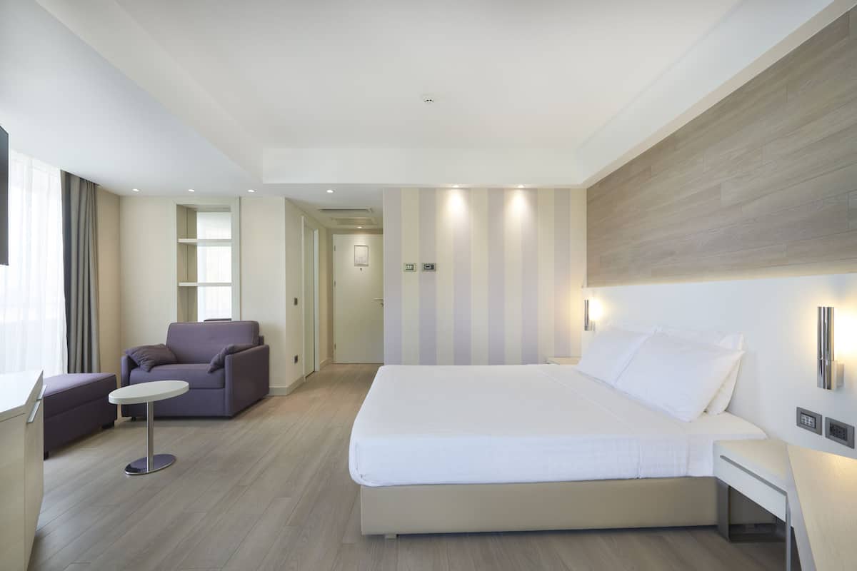 1 bedroom, minibar, in-room safe, desk