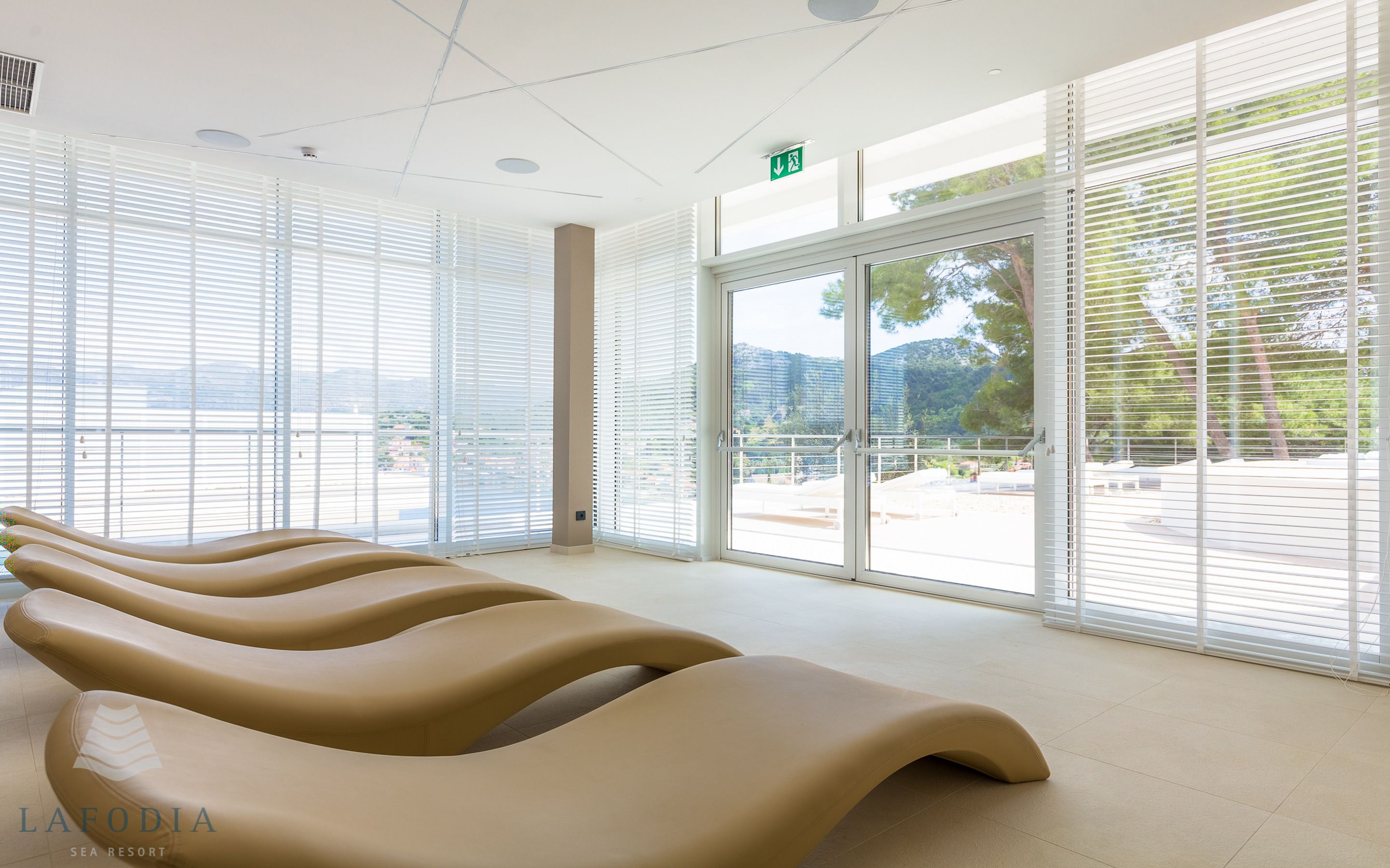 couples treatment room(s), sauna, hot tub, steam room, body treatments