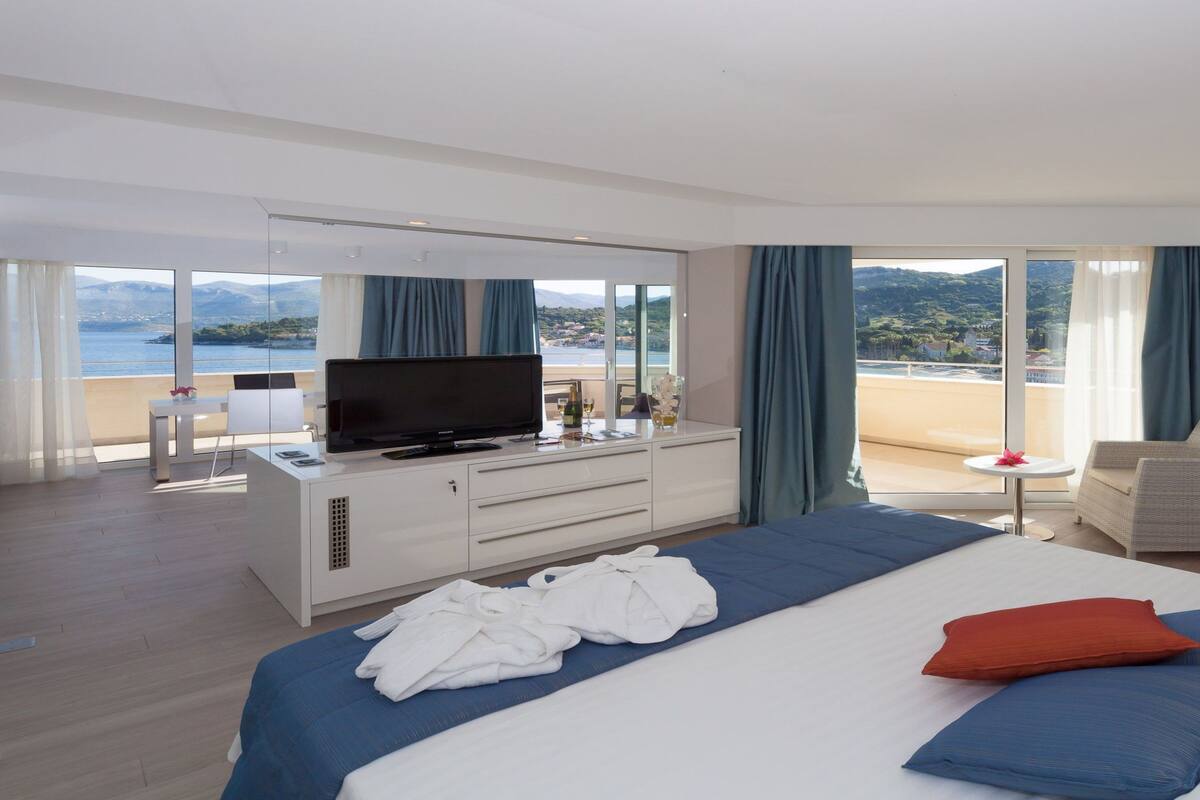 Imperial Suite, Terrace, Sea View | Minibar, in-room safe, desk, blackout drapes