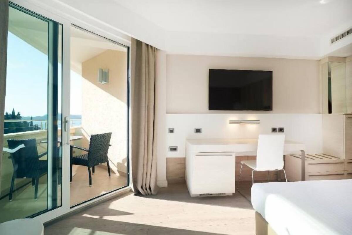1 bedroom, minibar, in-room safe, desk