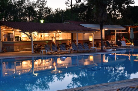 Poolside bar