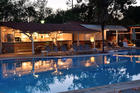 Poolside bar