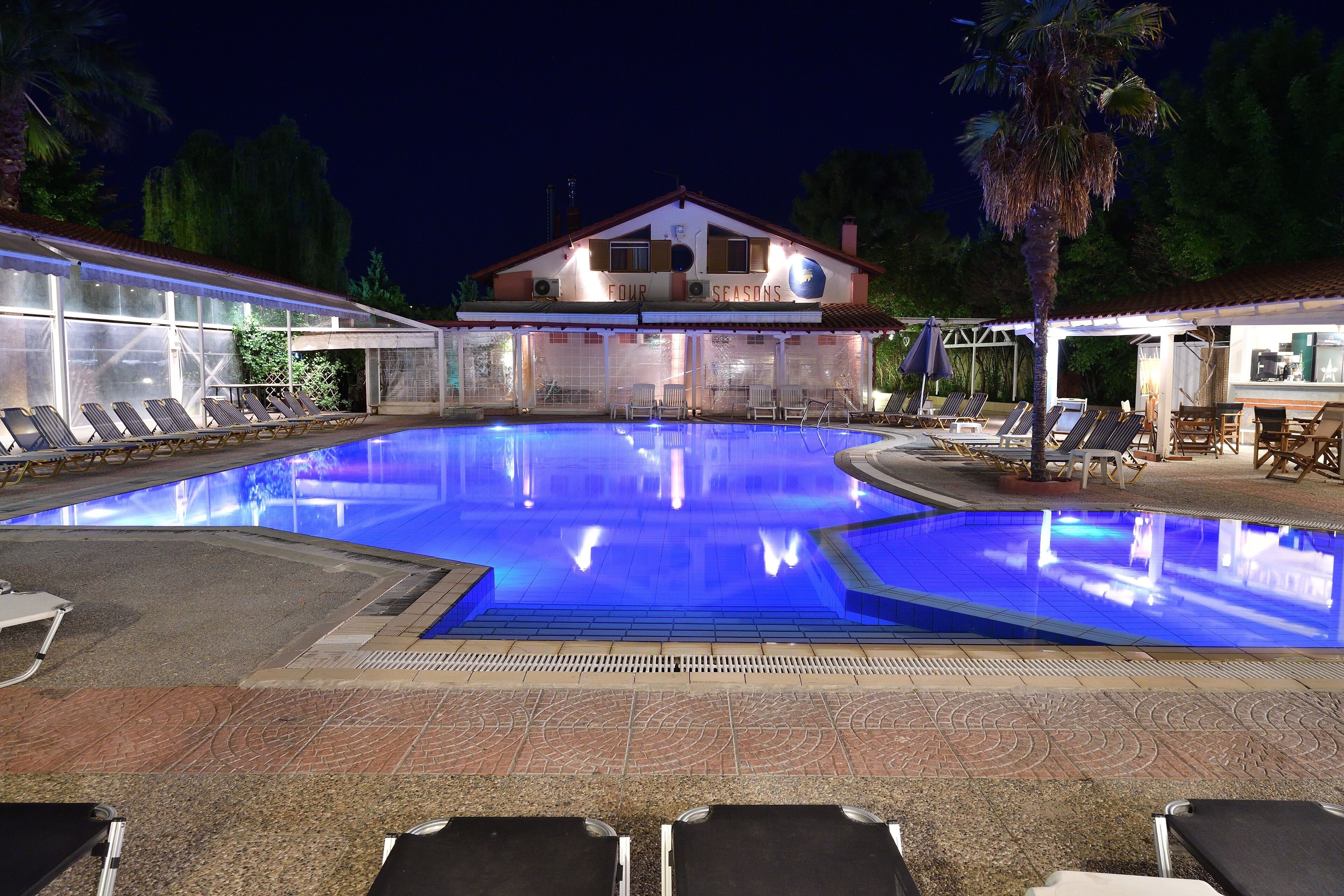 Outdoor pool, pool loungers