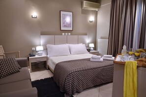 In-room safe, desk, blackout drapes, soundproofing - Four Seasons Hotel (Thermi)