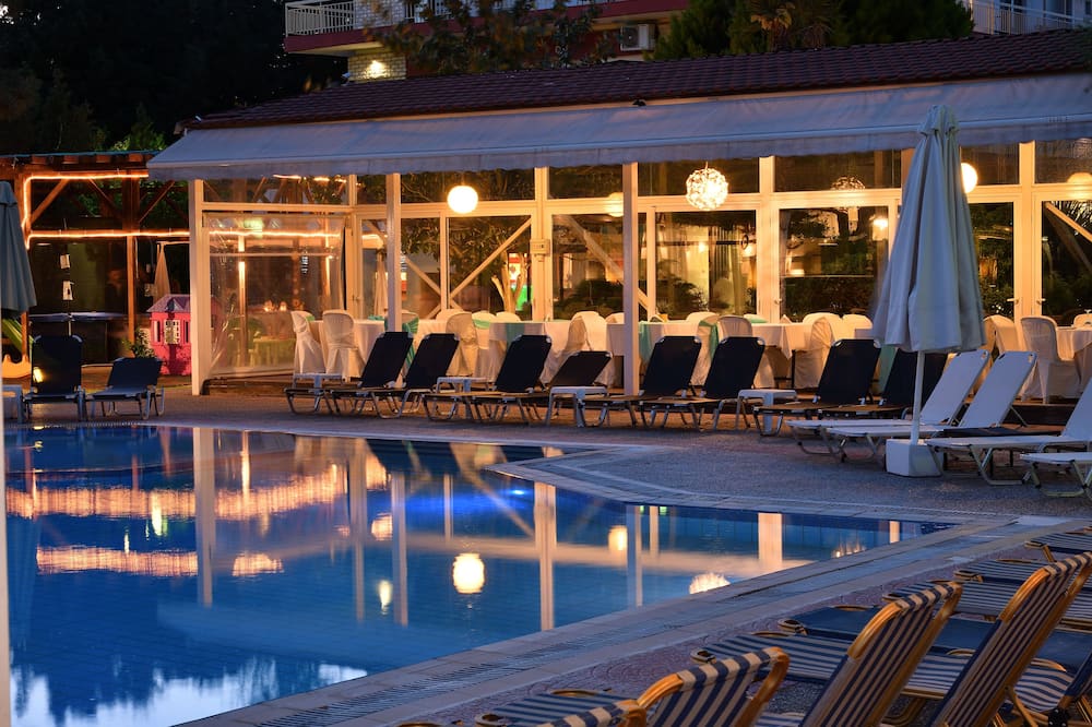 Four Seasons Hotel