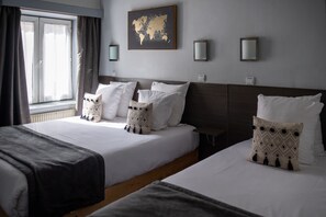 Ropa de cama de alta calidad y escritorio