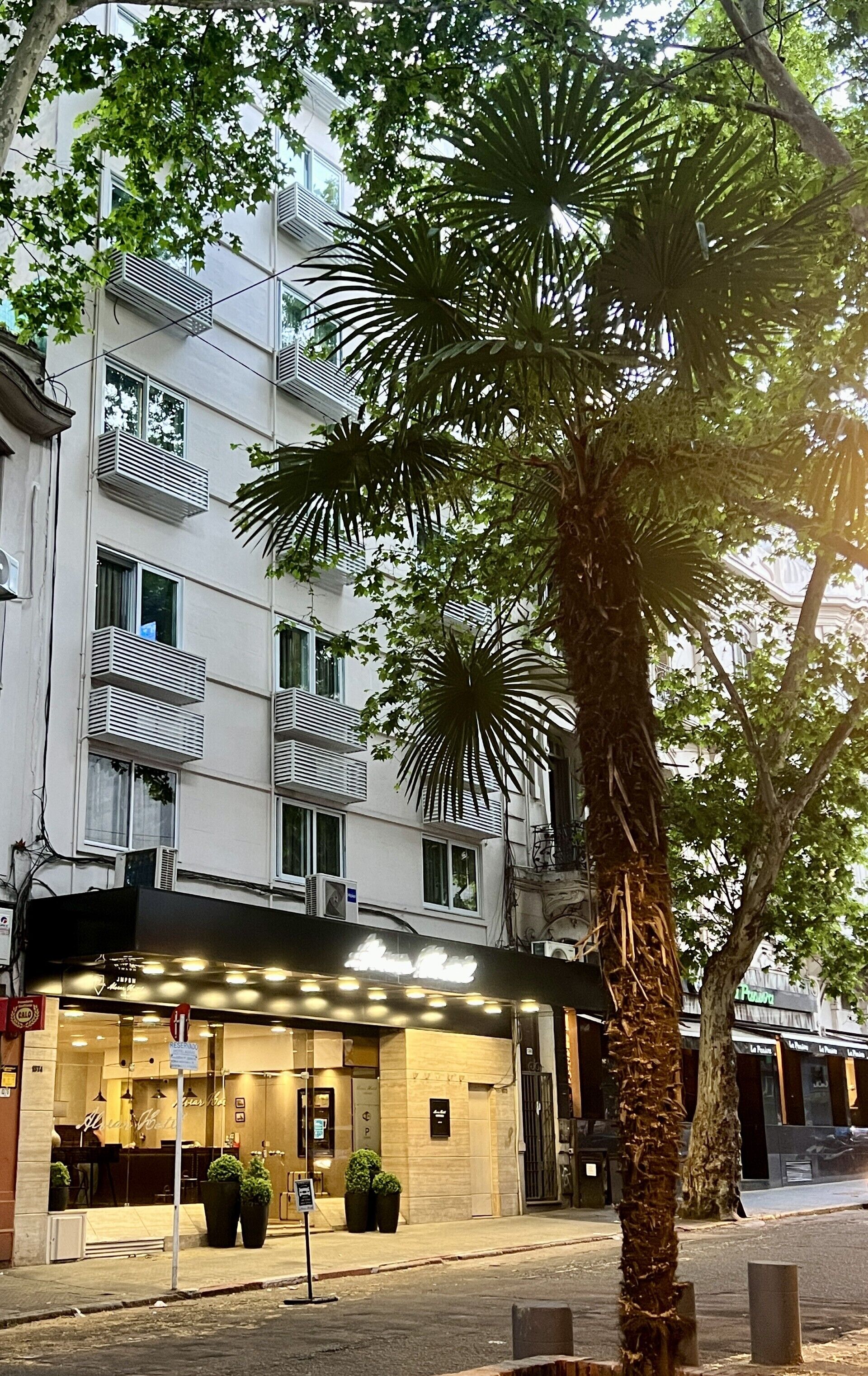 Fachada de la propiedad