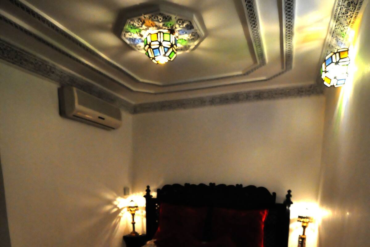 In-room safe, blackout curtains, free WiFi, bed sheets