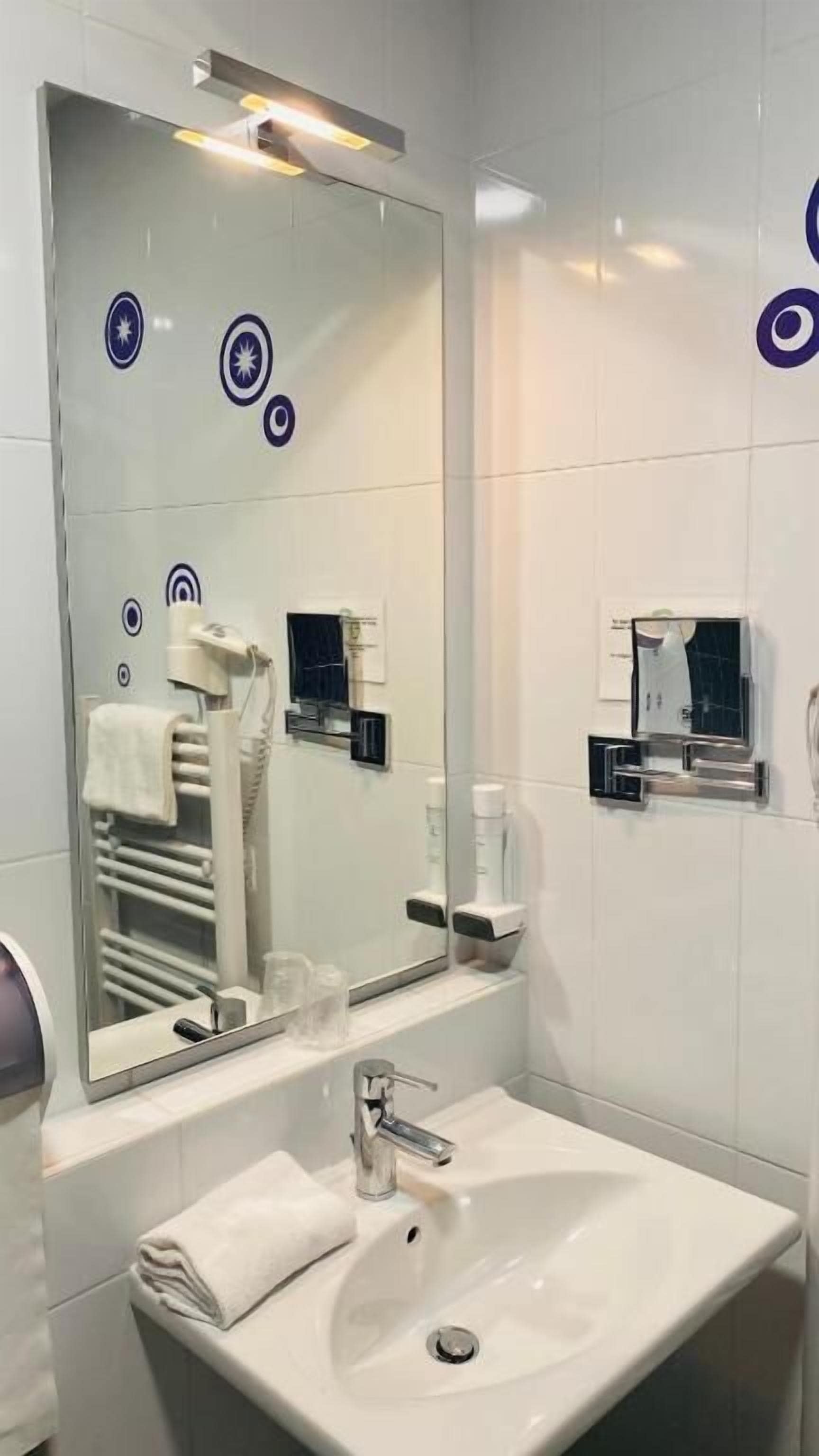 superior twin room | bathroom | free toiletries, hair dryer, towels, soap