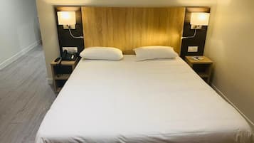 Family Suite, Non Smoking | 1 bedroom, premium bedding, in-room safe, individually decorated