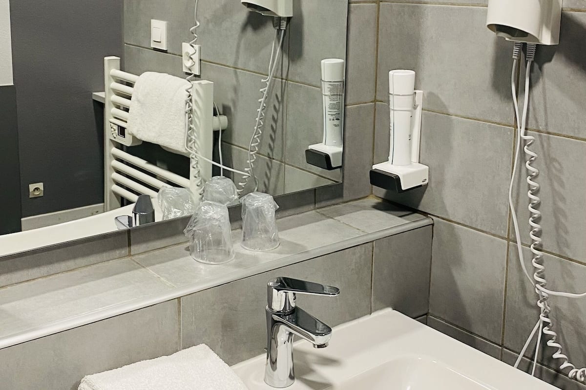 double or twin room | bathroom | free toiletries, hair dryer, towels, soap