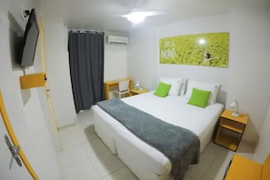 Habitación doble superior | Cortinas opacas, wifi gratis, ropa de cama