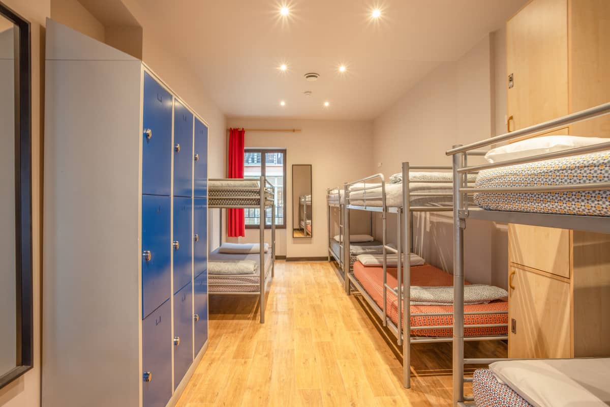 Biancheria da letto di alta qualità, una cassaforte in camera