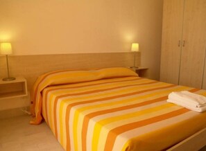 Cribs/infant beds, free WiFi - Donnafugata Relais (Ragusa)