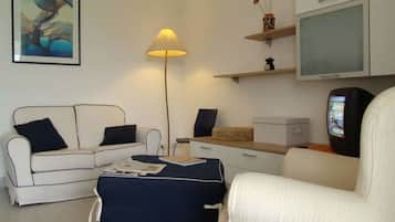 Apartment für 6 Personen | Wohnbereich | Fernseher