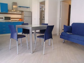 Apartment for 6 people | In-room dining