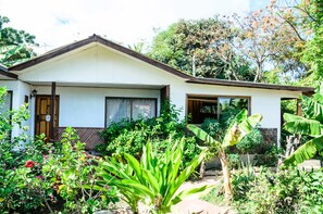 Cabana 2 pax con terraza y vista mar | 客房內保險箱、獨特裝潢、網路服務、床單