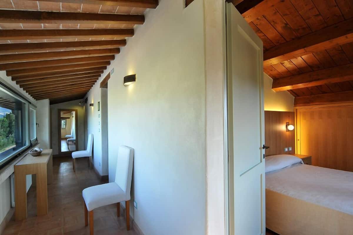 Penthouse, 1 Bedroom, Private Bathroom | Egyptian cotton sheets, premium bedding, Select Comfort beds