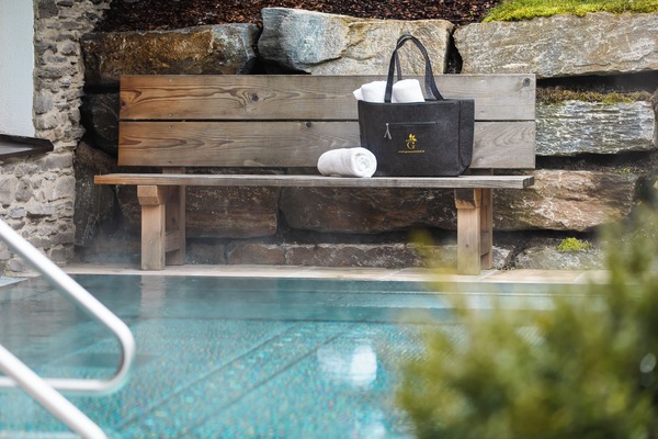 Sauna, hot tub, steam room, body treatments, hydrotherapy, aromatherapy