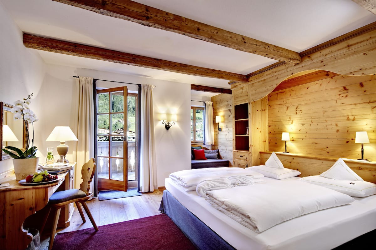 standard room, balcony | premium bedding, down duvets, minibar, in-room safe