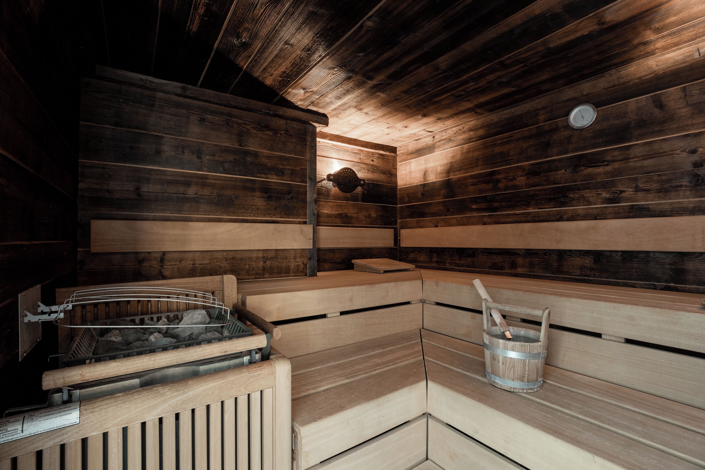 sauna, hot tub, steam room, body treatments, hydrotherapy, aromatherapy