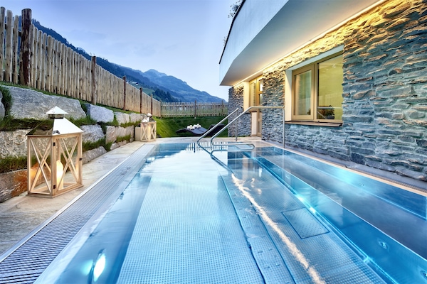 Kolam renang tertutup, kolam renang terbuka, kerusi lepak pantai