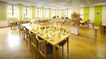 Tägliches inbegriffenes Frühstücksbuffet