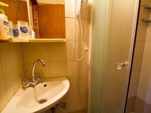 Bathroom - Guesthouse Arhontiko (Sparta)
