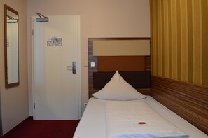 Desk, laptop workspace, iron/ironing board, free WiFi - Hotel Villa Erlen (Erlangen)