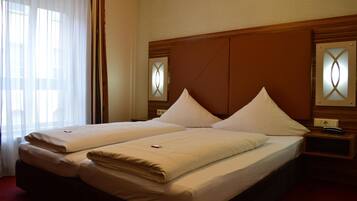 Skrivebord, skrivebord for bærbar PC og strykejern/-brett