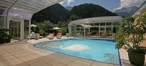 Indoor/outdoor pool