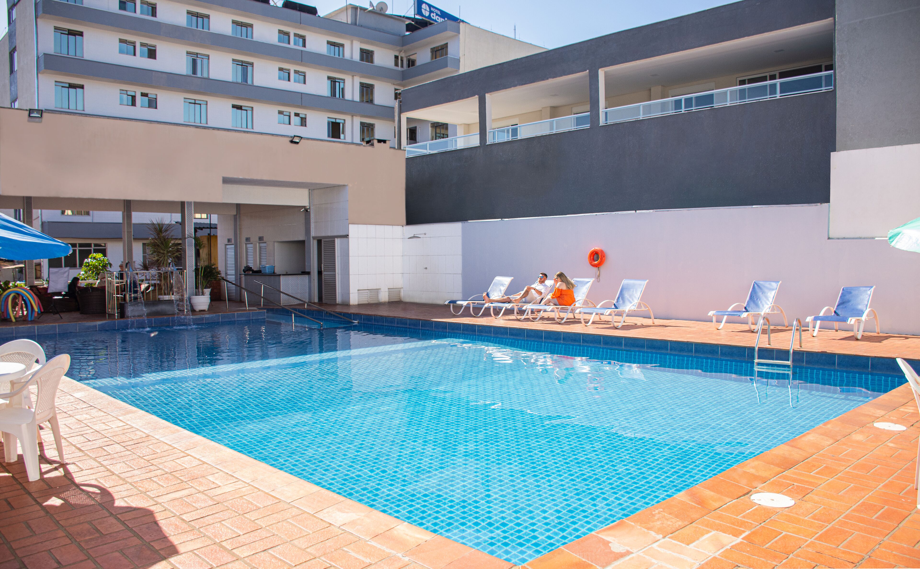 outdoor pool, open 9:00 am to 10:00 pm, pool loungers