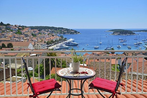 Outdoor dining - Apartments and Rooms Bonkan Hvar (Hvar)