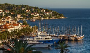 Comfort Studio | Balcony view - Apartments and Rooms Bonkan Hvar (Hvar)