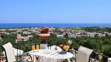 In-room safe, desk, soundproofing, iron/ironing board