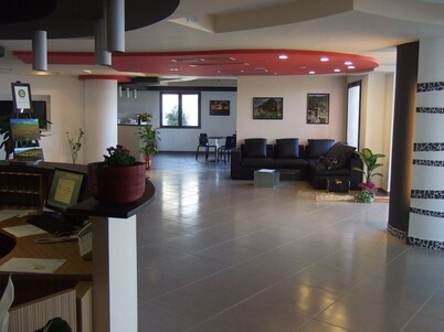 Tus' Hotel