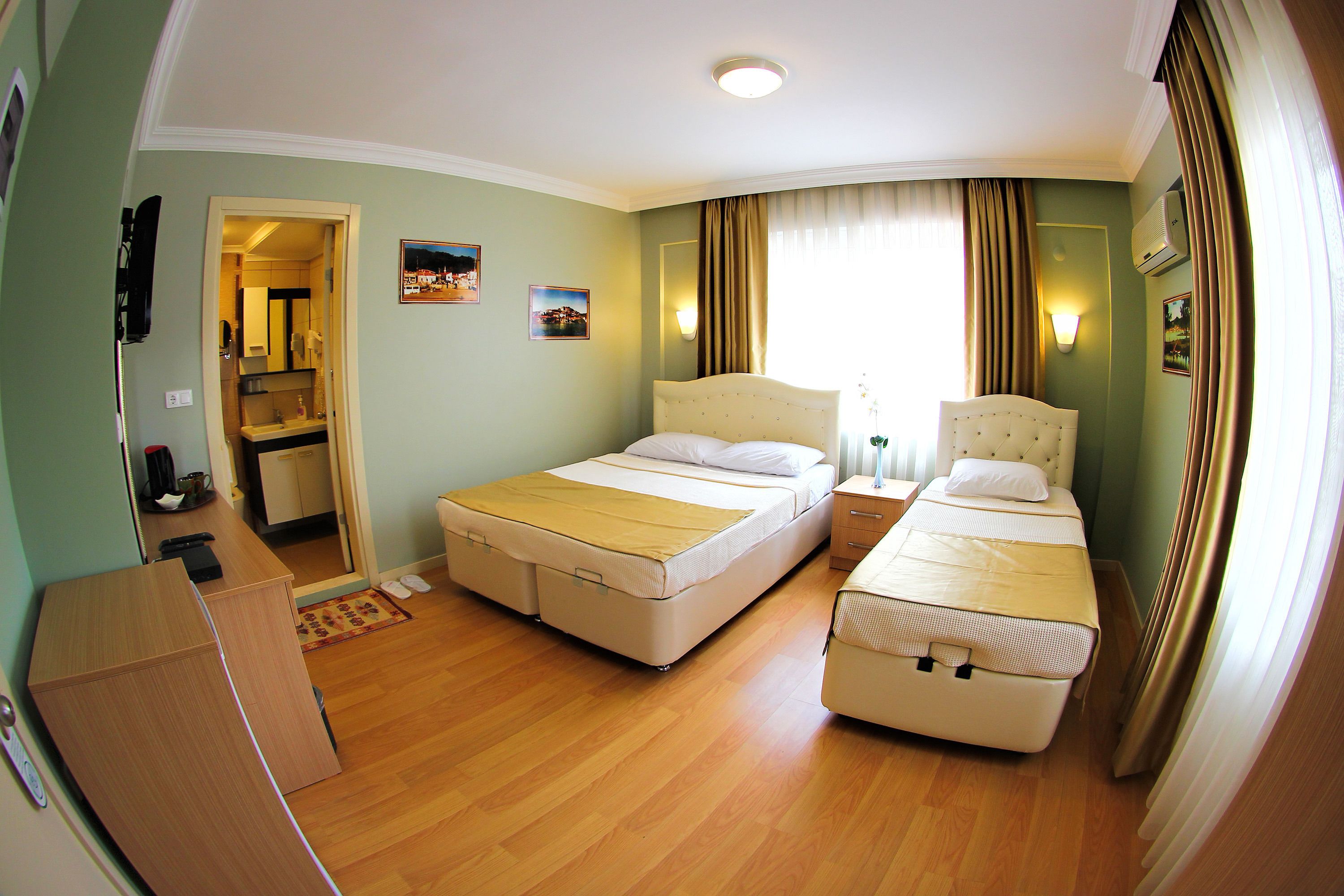 standard double room | premium bedding, in-room safe, desk, blackout curtains